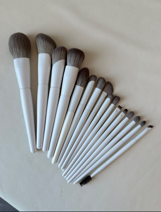 Soft White Nano Fiber Matte Body Brush